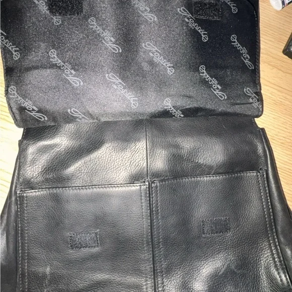 Fossil Black Leather Crossbody Messenger Bag 🖤 Adjustable Strap – Authentic - Picture 5 of 7